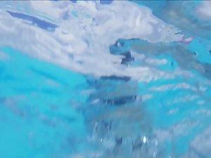 Underwater view of big butt shaking like jello Picture 2