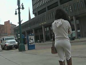 Hot bubble butt can't be hidden in sweatpants Picture 2