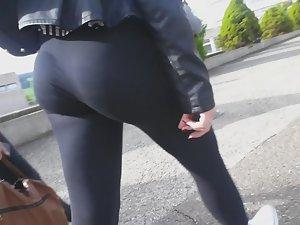 I'm crushing on this cute girl Picture 7