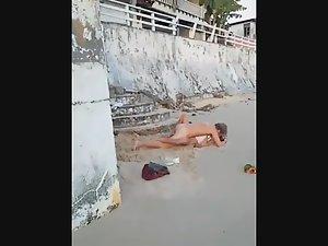 Stumbling on beach sex during the day Picture 2