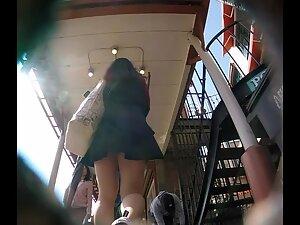 Yummy ass in asian girl's upskirt on the street Picture 6