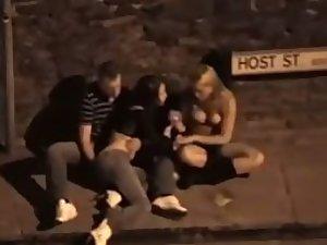 Guy fingers his sexy girlfriend Picture 1