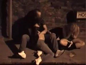 Guy fingers his sexy girlfriend Picture 5