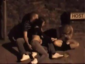 Guy fingers his sexy girlfriend Picture 8