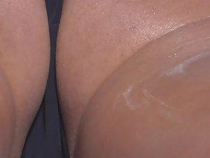 Bossy woman rubbed with lotion Picture 3