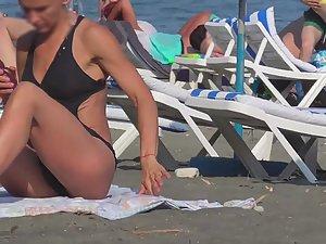 Bossy woman rubbed with lotion Picture 8