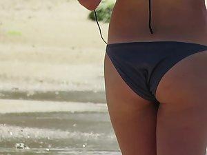 Young ass is dirty from beach sand Picture 2