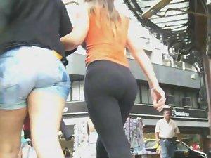 Checking her ass while she smokes Picture 3