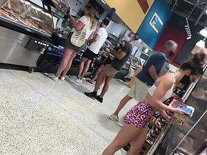 Fit milf caught while shopping for groceries Picture 8