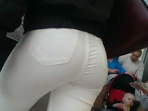 Noticeable ass in tight white jeans Picture 3
