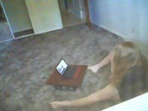 Peeping the neighbor girl video chatting Picture 4