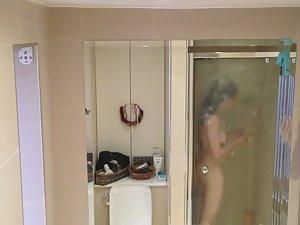 Big boobs caught after shower Picture 2