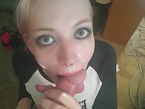 Punk girl with crazy eyes gives blowjob Picture 8
