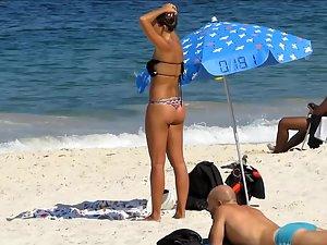 Tanned teen girl is erotic to watch on beach shower Picture 4
