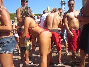 Hot girl in bikini dances and rubs her ass on someone's penis Picture 3