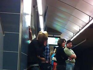 Making out in the subway station Picture 7