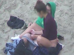 Girl was reluctant to have beach sex Picture 2
