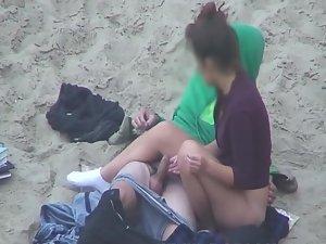 Girl was reluctant to have beach sex Picture 3