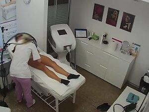 Spying on her tight and tanned naked body during depilation Picture 4