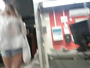 Long legs and perfect ass in train Picture 5