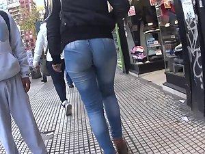 Just focus on those round ass cheeks Picture 4