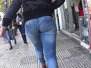 Just focus on those round ass cheeks Picture 8