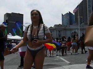 Squishy butt spotted on the pride parade Picture 2