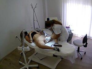 Curvy girl opens legs and ass for hair removal Picture 2