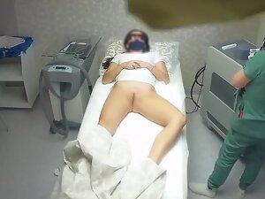 Spying on pussy that looks like a closed clam Picture 5