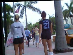 Volleyball girls got the best asses Picture 1