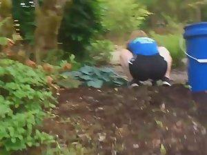 Hot teen spied during humanitarian work