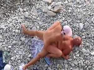 Voyeur caught them in nice sex poses Picture 5