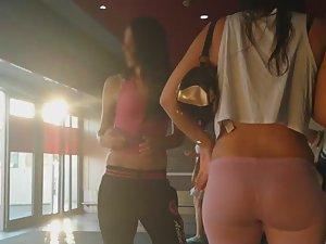 Thong outline in pink leggings Picture 6