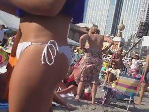 Visible cameltoe in white bikini Picture 6