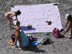 Topless and nudity of hot group of beach girls Picture 5