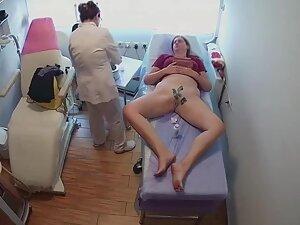 Cute housewife gets on all fours for asshole depilation Picture 4