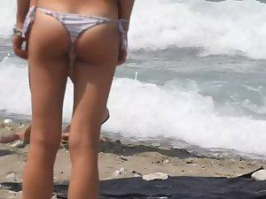 Young milf in bikini thong with family Picture 5