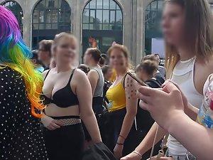 Voyeur checks out tits of three liberal girls Picture 2