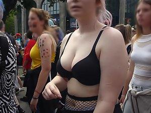Voyeur checks out tits of three liberal girls Picture 8
