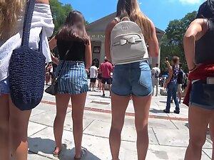 Muscular ass and legs of girl watching the parade Picture 2