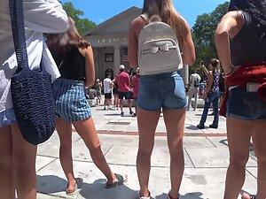 Muscular ass and legs of girl watching the parade Picture 3