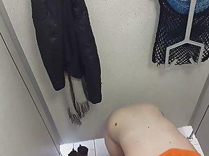 Tattooed naked girl in pool cabin Picture 3