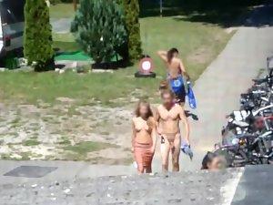 Spying on nudists coming and going Picture 6