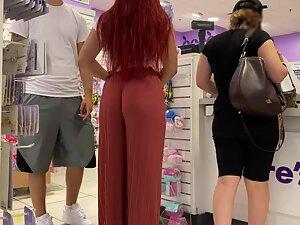 Loose pants are stuck in redhead's big butt crack Picture 8