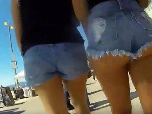 Youthful girls in very small shorts Picture 6