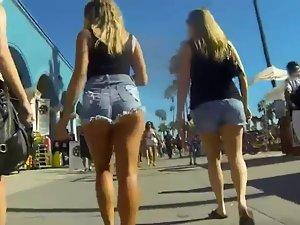 Youthful girls in very small shorts Picture 7