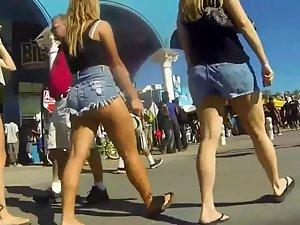 Youthful girls in very small shorts Picture 8