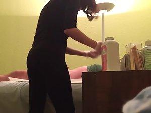 Hidden cam in the waxing saloon Picture 6