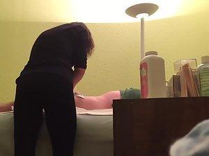 Hidden cam in the waxing saloon Picture 7