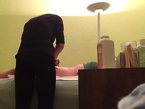 Hidden cam in the waxing saloon Picture 8